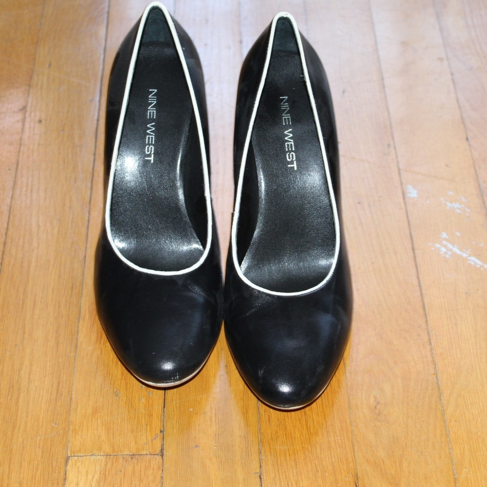 CLASSIC BLACK HEELS - NINE WEST